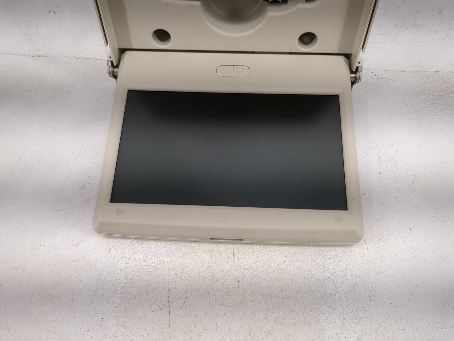 Chrysler Town And Country Information Display Screen Tan - Oemusedautoparts1.com
