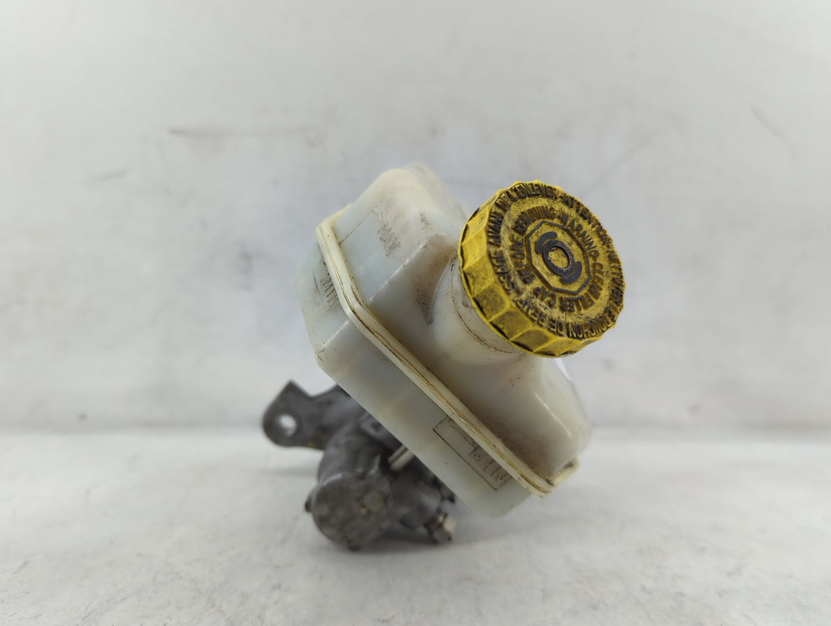 Chrysler Town And Country Brake Master Cylinder 1498707 - Oemusedautoparts1.com