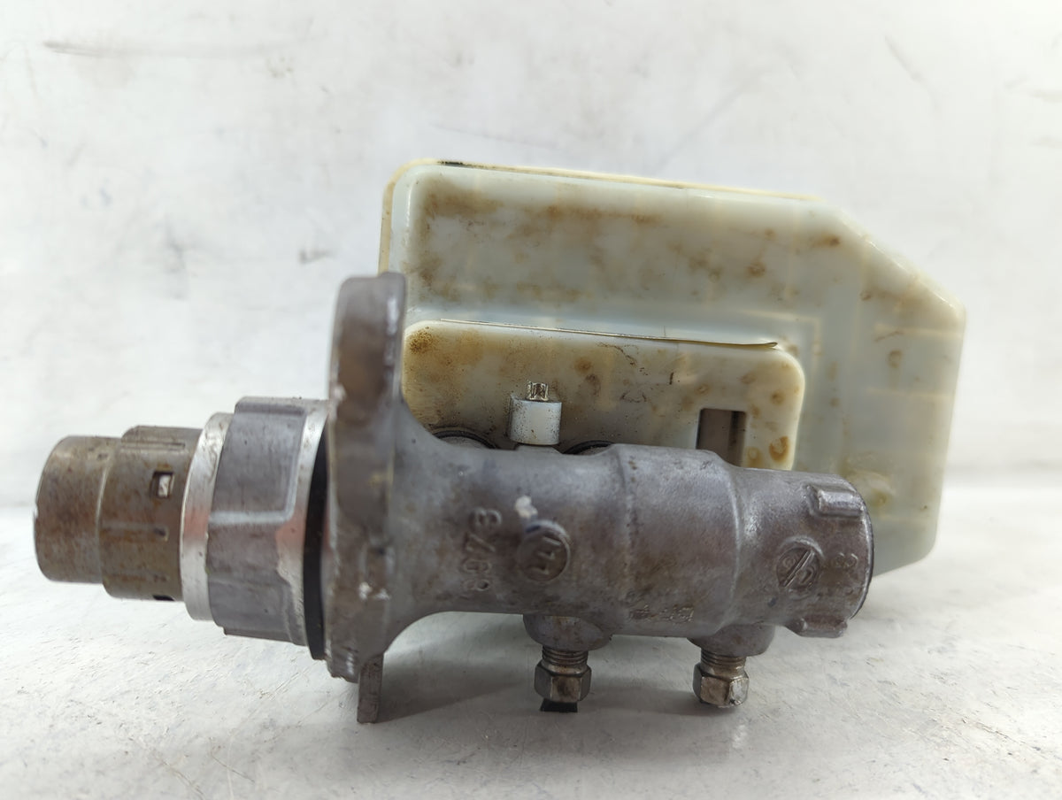 Chrysler Town And Country Brake Master Cylinder 1498707 - Oemusedautoparts1.com