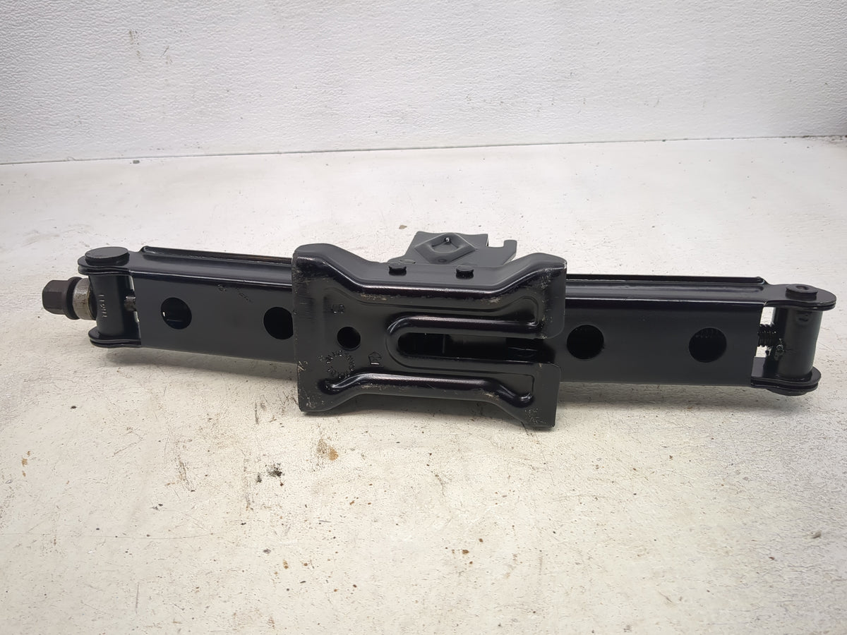 2012 Chrysler Town And Country Spare Scissor Car Jack Black - Oemusedautoparts1.com