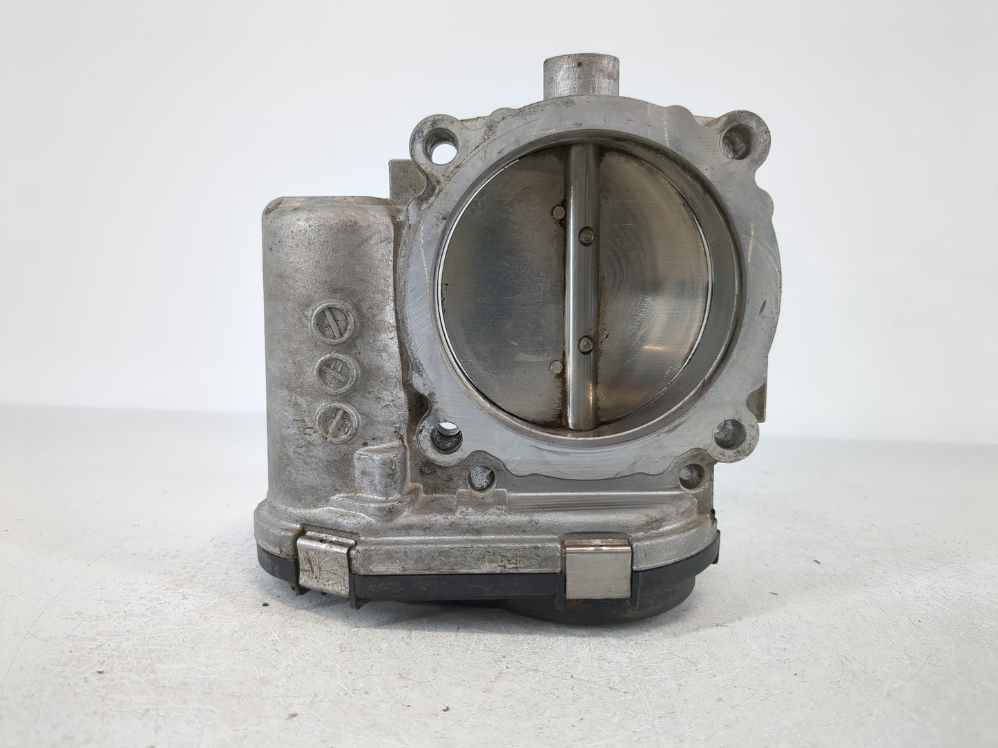 2011-2016 Chrysler Town & Country Throttle Body P/N:05184349AC Fits OEM Used Auto Parts - Oemusedautoparts1.com