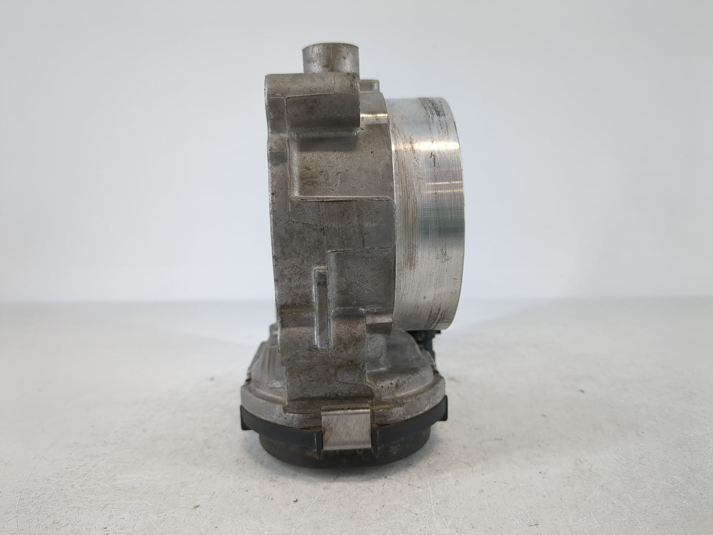 2011-2016 Chrysler Town & Country Throttle Body P/N:05184349AC Fits OEM Used Auto Parts - Oemusedautoparts1.com