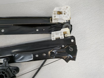 2008-2016 Chrysler Town & Country Used Window Regulator Passenger Front
