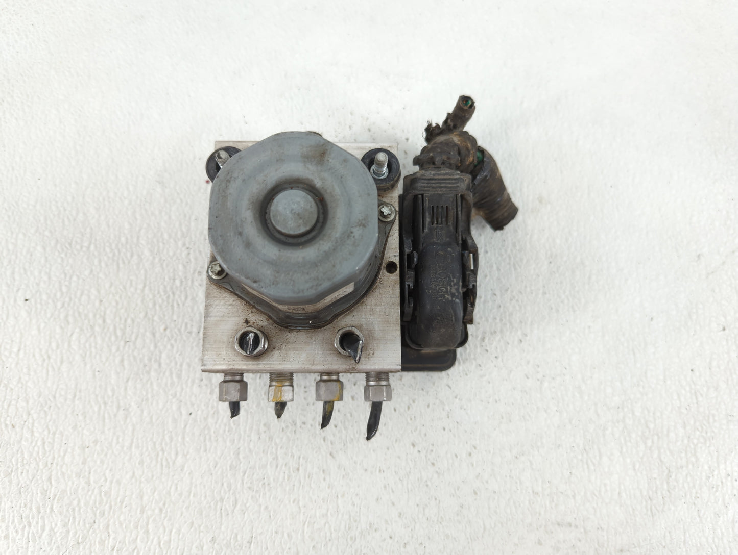 2012 Chrysler Town & Country ABS Pump Control Module Replacement P/N:P05154911AE Fits OEM Used Auto Parts - Oemusedautoparts