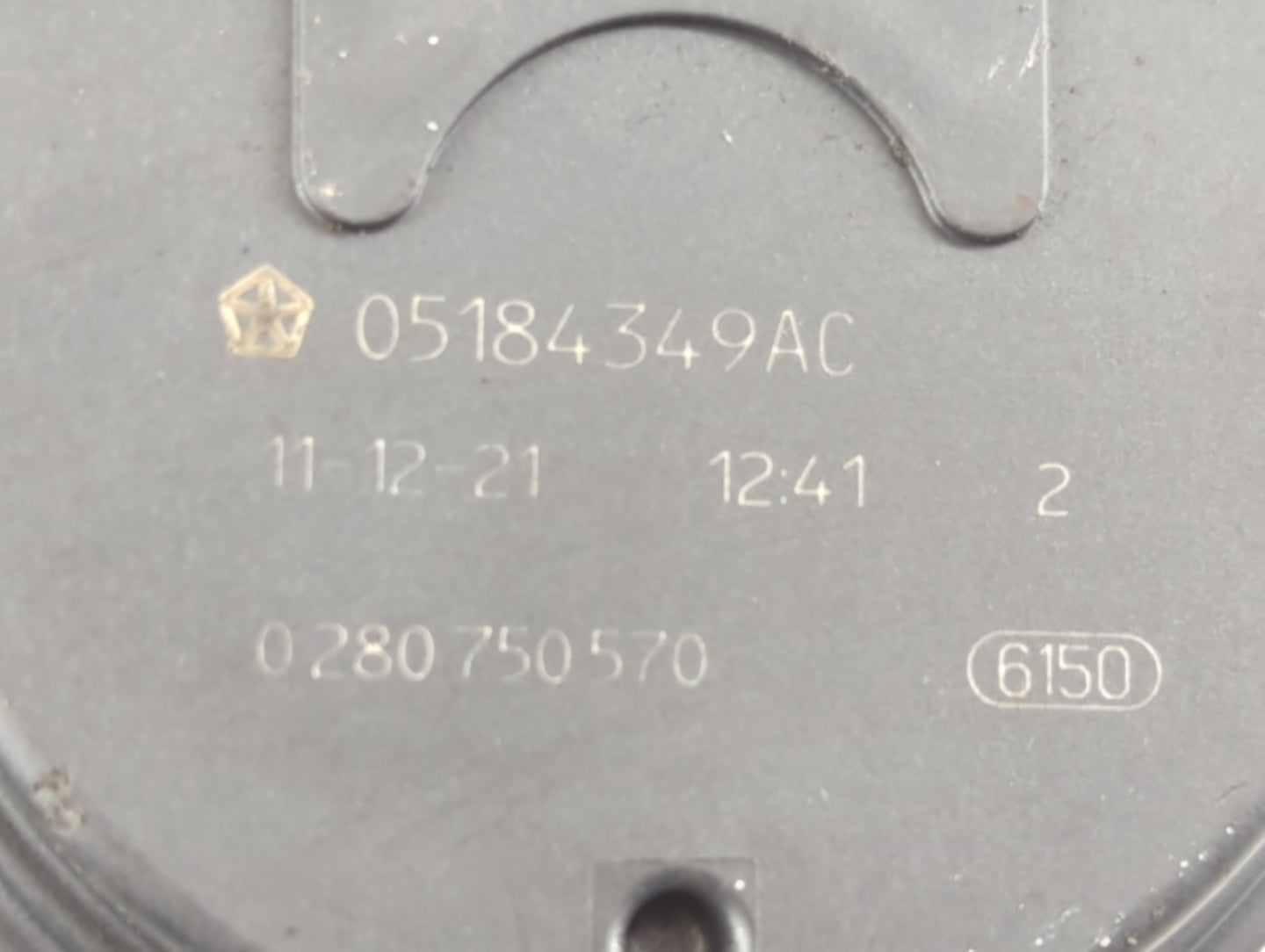 2011-2016 Chrysler Town & Country Throttle Body P/N:05184349AC Fits OEM Used Auto Parts - Oemusedautoparts1.com