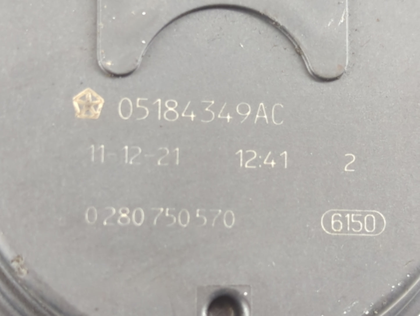 2011-2016 Chrysler Town & Country Throttle Body P/N:05184349AC Fits OEM Used Auto Parts - Oemusedautoparts1.com