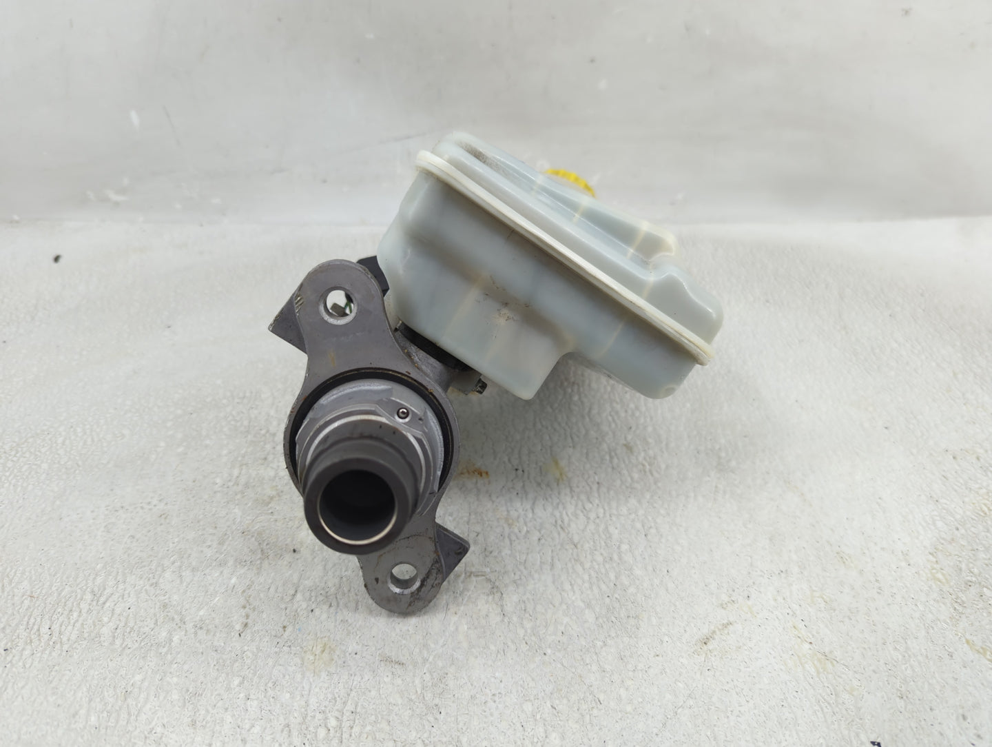 2012-2016 Chrysler Town & Country Brake Master Cylinder 1278071 - Oemusedautoparts1.com