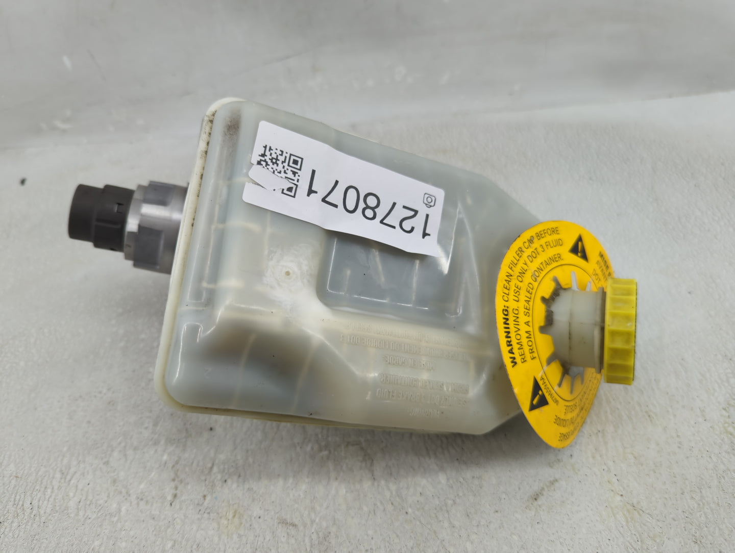 2012-2016 Chrysler Town & Country Brake Master Cylinder - Oemusedautoparts1.com