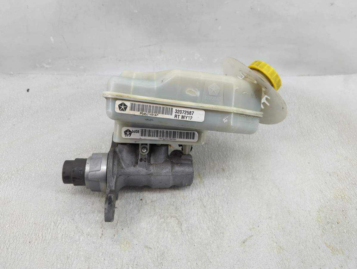 2012-2016 Chrysler Town & Country Brake Master Cylinder 1278071 - Oemusedautoparts1.com