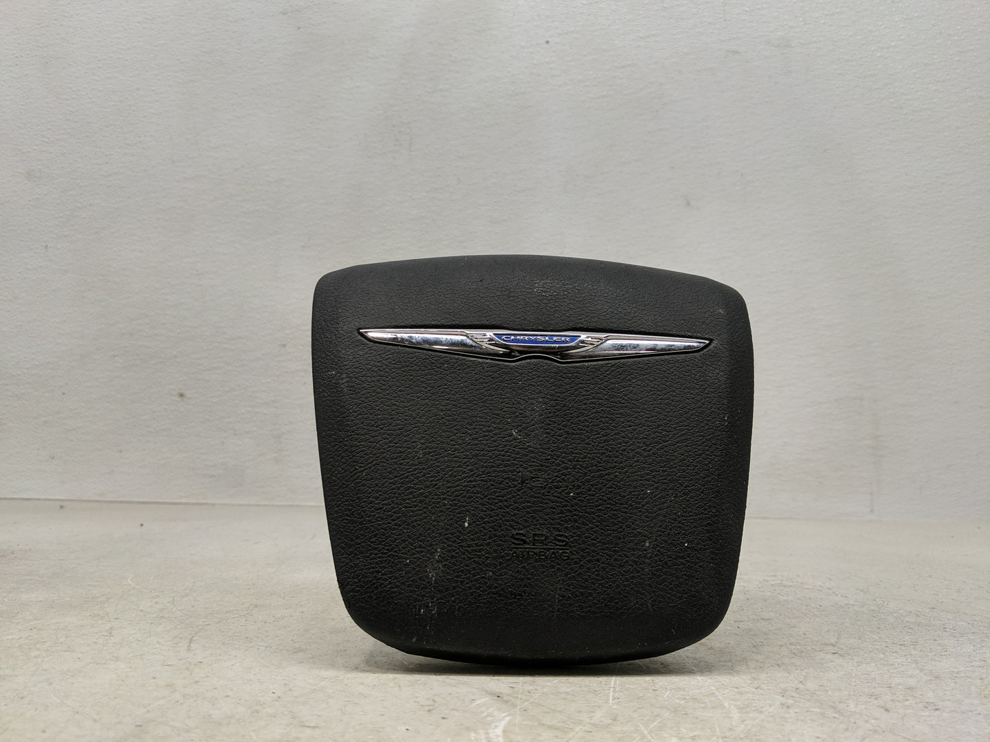 2011-2012 Chrysler Town & Country Air Bag Driver Left Steering Wheel Mounted P/N:1QK22DX9AF Fits Fits 2011 2012 OEM Used Aut