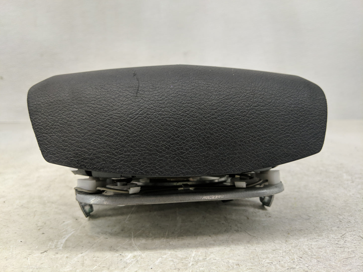 2011-2012 Chrysler Town & Country Air Bag Driver Left Steering Wheel Mounted P/N:1QK22DX9AF Fits Fits 2011 2012 OEM Used Aut
