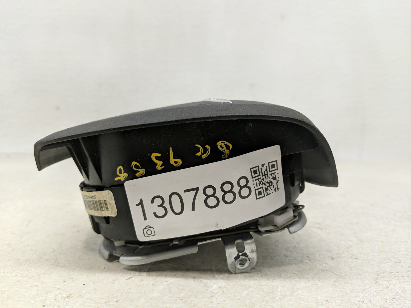 2011-2012 Chrysler Town & Country Air Bag Driver Left Steering Wheel Mounted P/N:1QK22DX9AF Fits Fits 2011 2012 OEM Used Aut