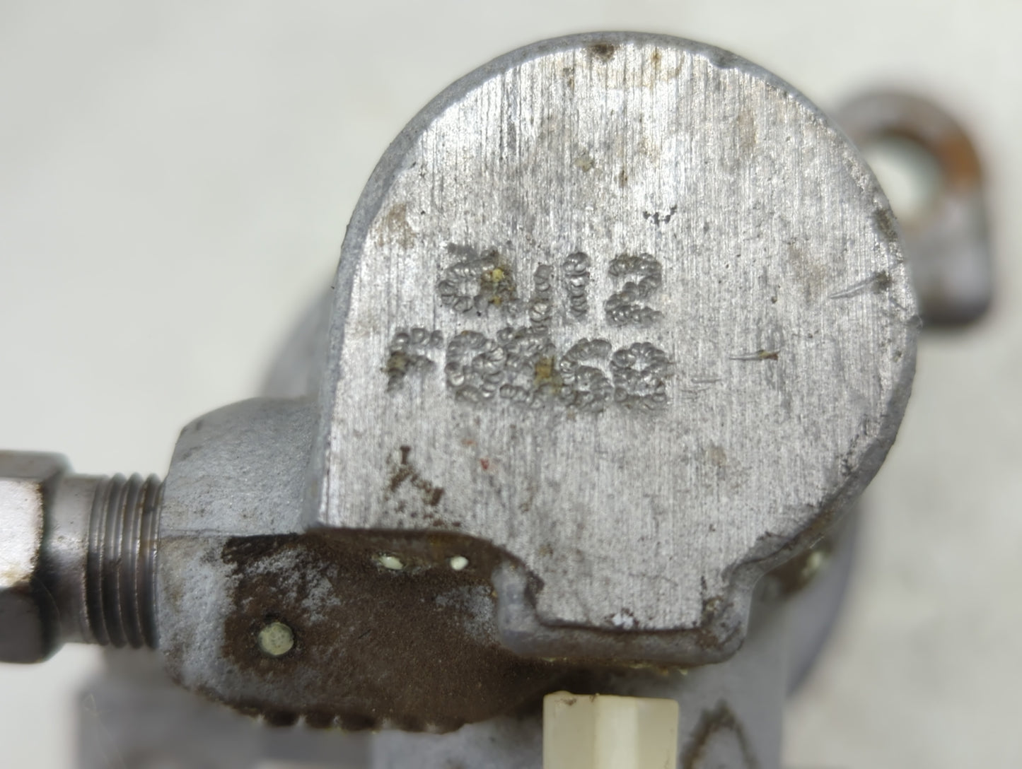 2012-2016 Chrysler Town & Country Brake Master Cylinder 1311329 - Oemusedautoparts1.com