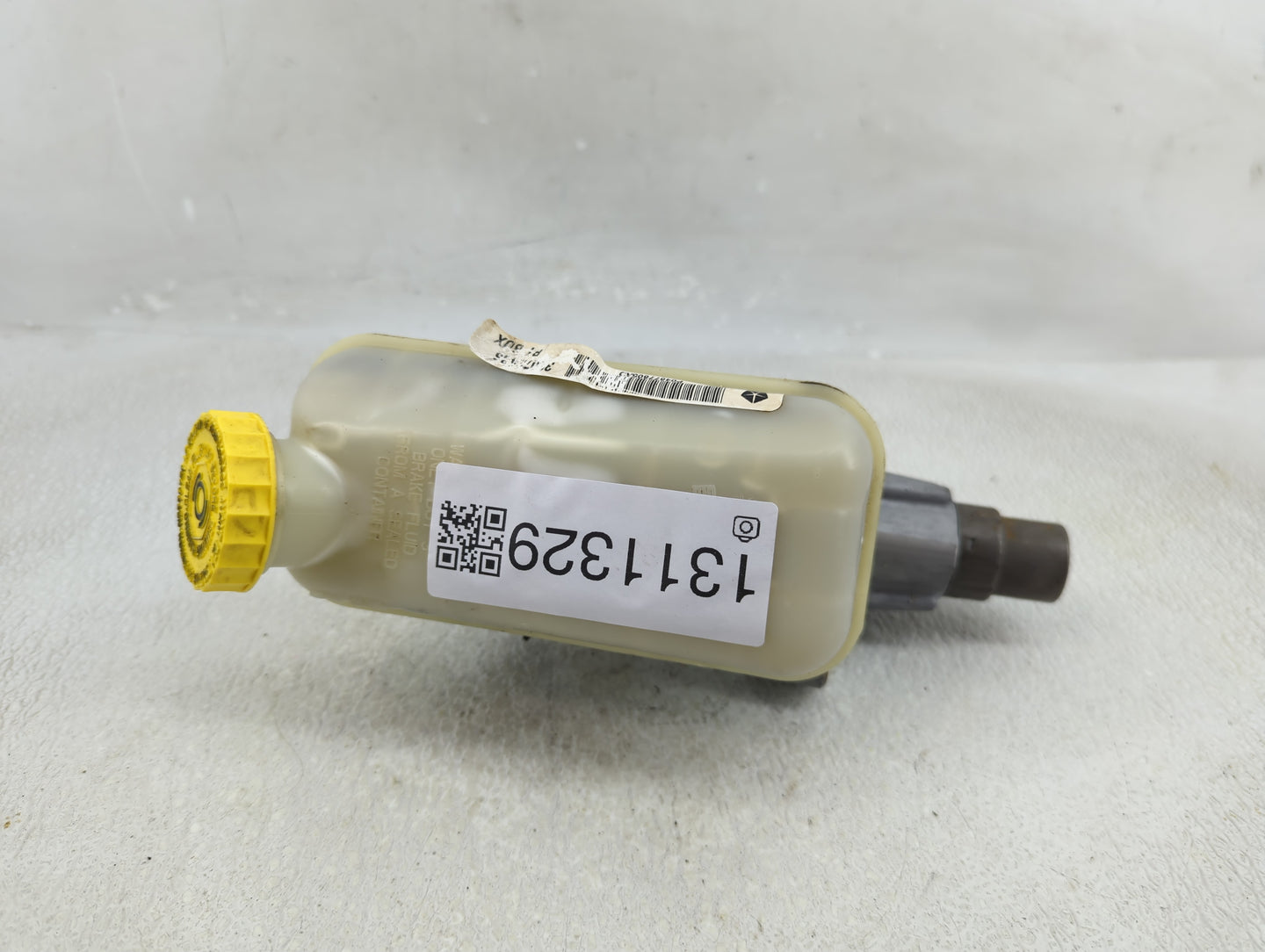 2012-2016 Chrysler Town & Country Brake Master Cylinder 1311329 - Oemusedautoparts1.com