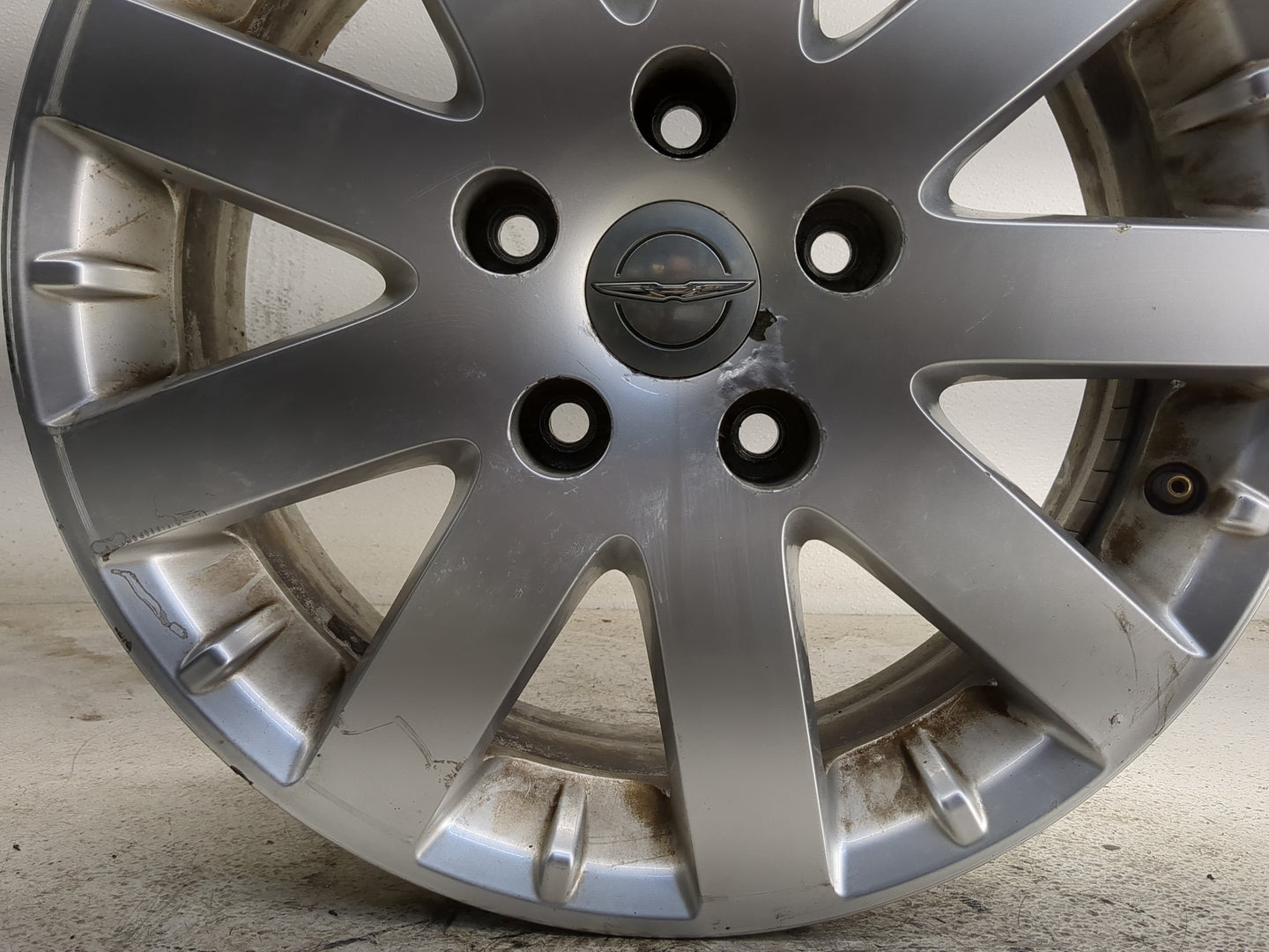 2011-2016 Chrysler Town & Country Oem Wheel Rim 1374806 - Oemusedautoparts1.com