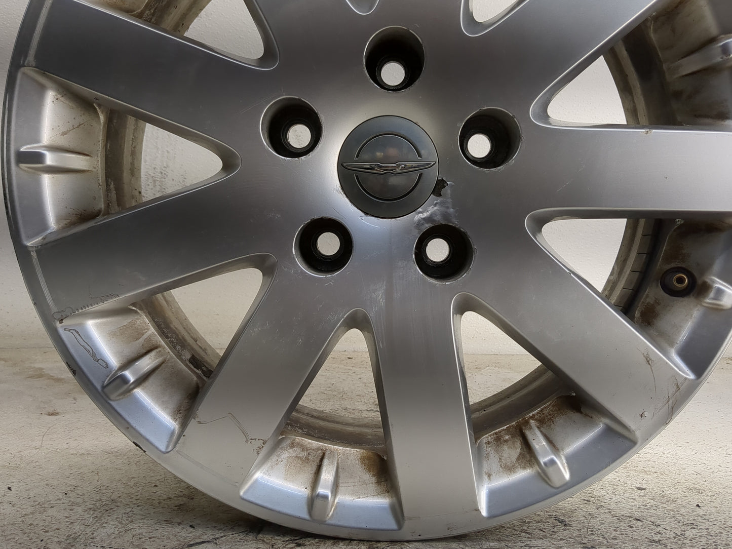 2011-2016 Chrysler Town & Country Oem Wheel Rim 1374806 - Oemusedautoparts1.com