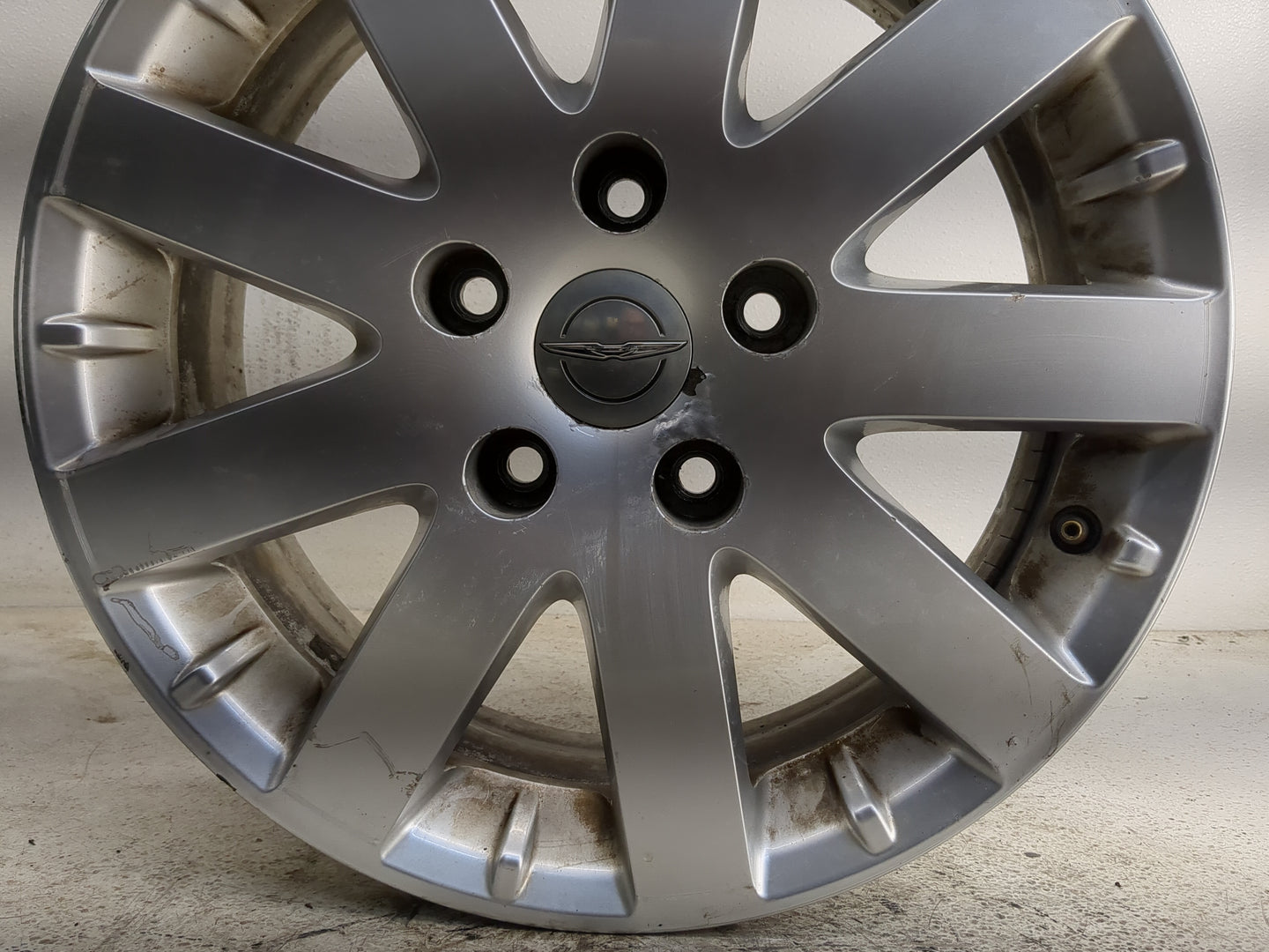 2011-2016 Chrysler Town & Country Oem Wheel Rim 1374806 - Oemusedautoparts1.com