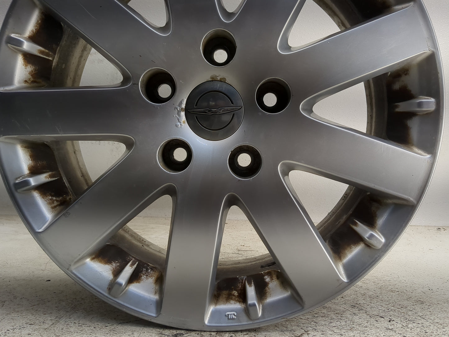 2011-2016 Chrysler Town & Country Oem Wheel Rim 1374807 - Oemusedautoparts1.com