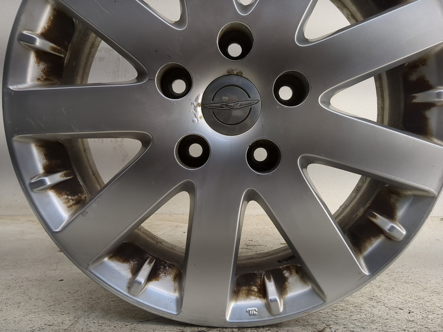 2011-2016 Chrysler Town & Country Oem Wheel Rim 1374807 - Oemusedautoparts1.com