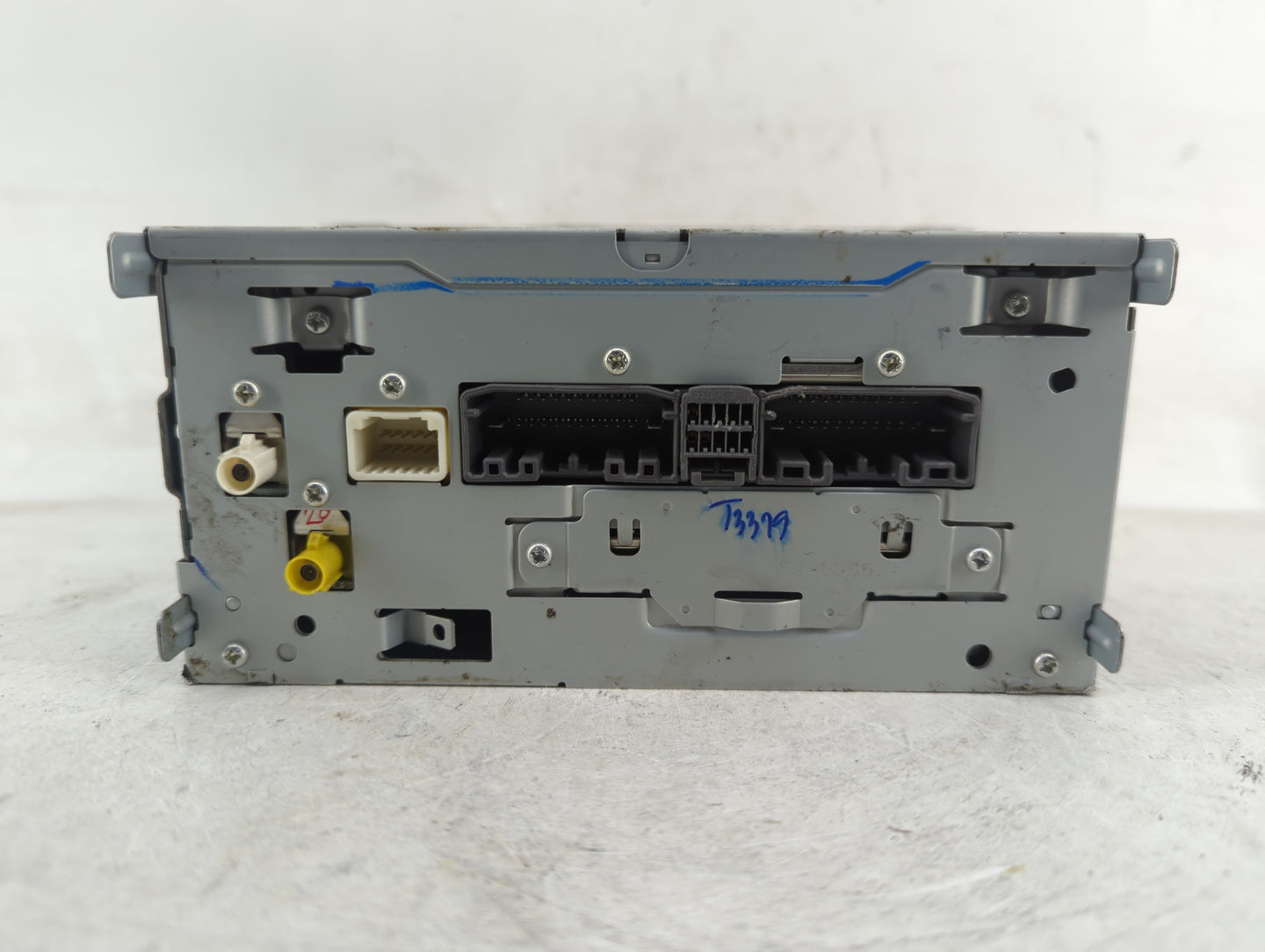 2012-2016 Chrysler Town & Country Radio AM FM Cd Player Receiver Replacement P/N:P05091201AD Fits OEM Used Auto Parts - Oemu