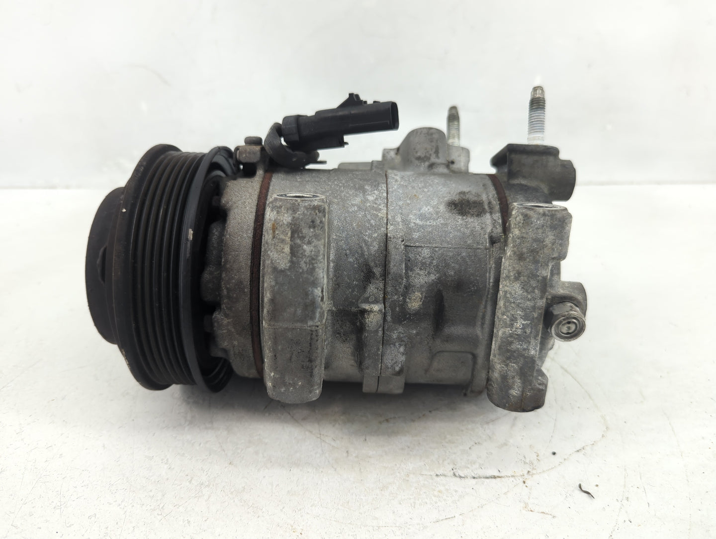 2011-2016 Chrysler Town & Country Air Conditioning A/c Ac Compressor Oem - Oemusedautoparts1.com