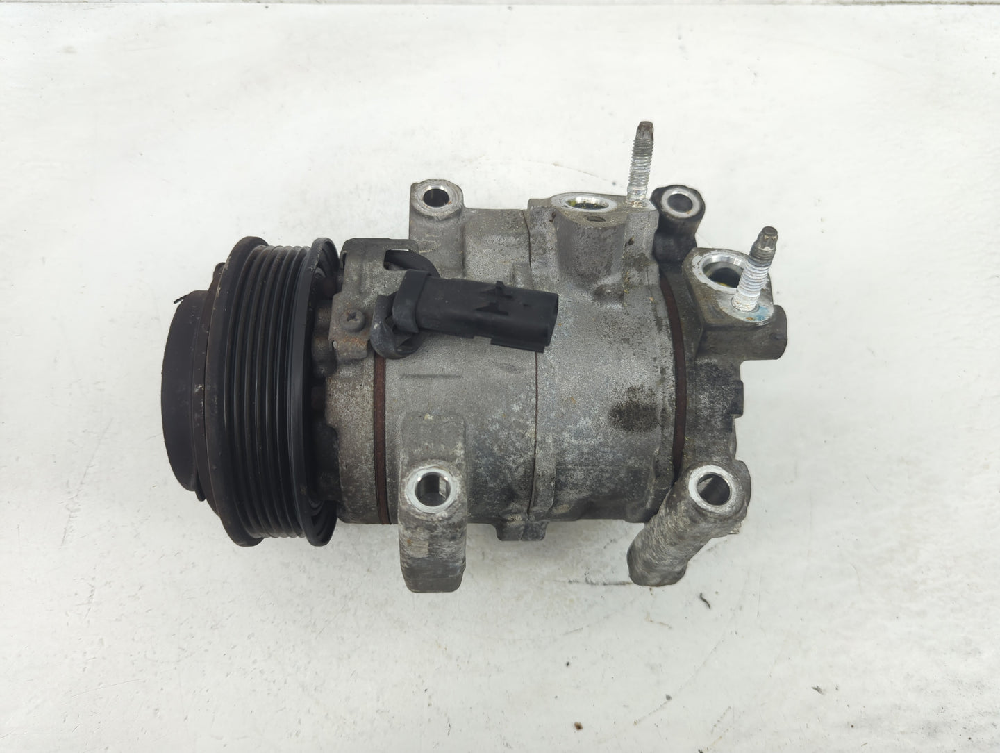 2011-2016 Chrysler Town & Country Air Conditioning A/c Ac Compressor Oem - Oemusedautoparts1.com