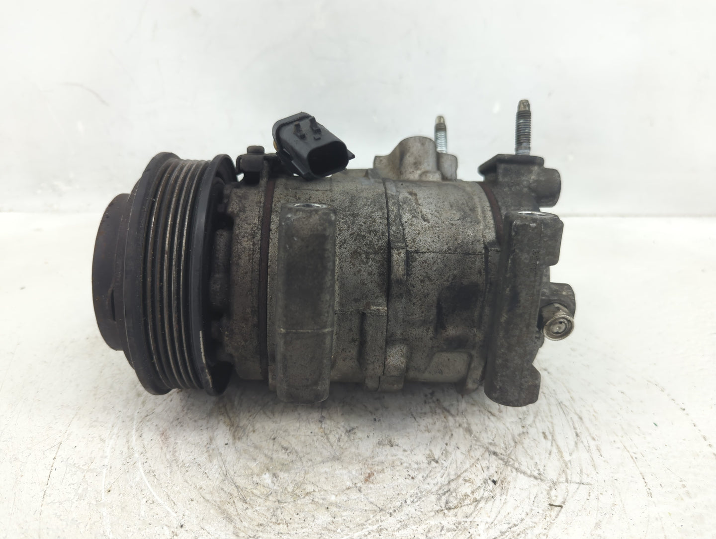 2011-2016 Chrysler Town & Country Air Conditioning A/c Ac Compressor Oem - Oemusedautoparts1.com