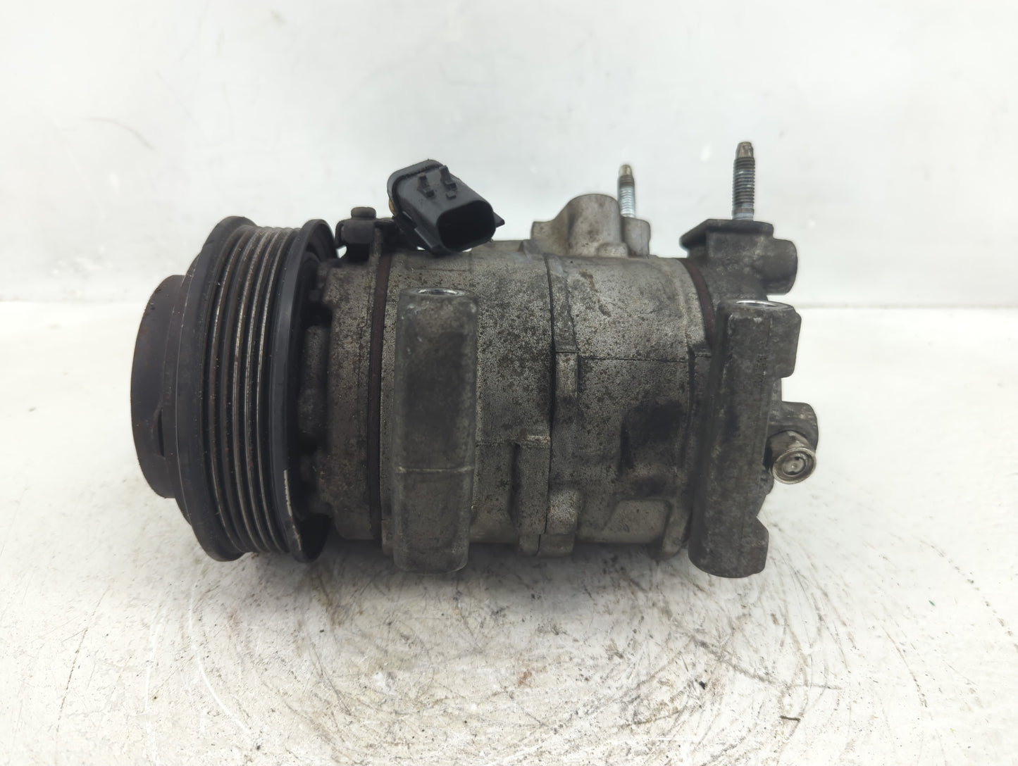 2011-2016 Chrysler Town & Country Air Conditioning A/c Ac Compressor Oem - Oemusedautoparts1.com