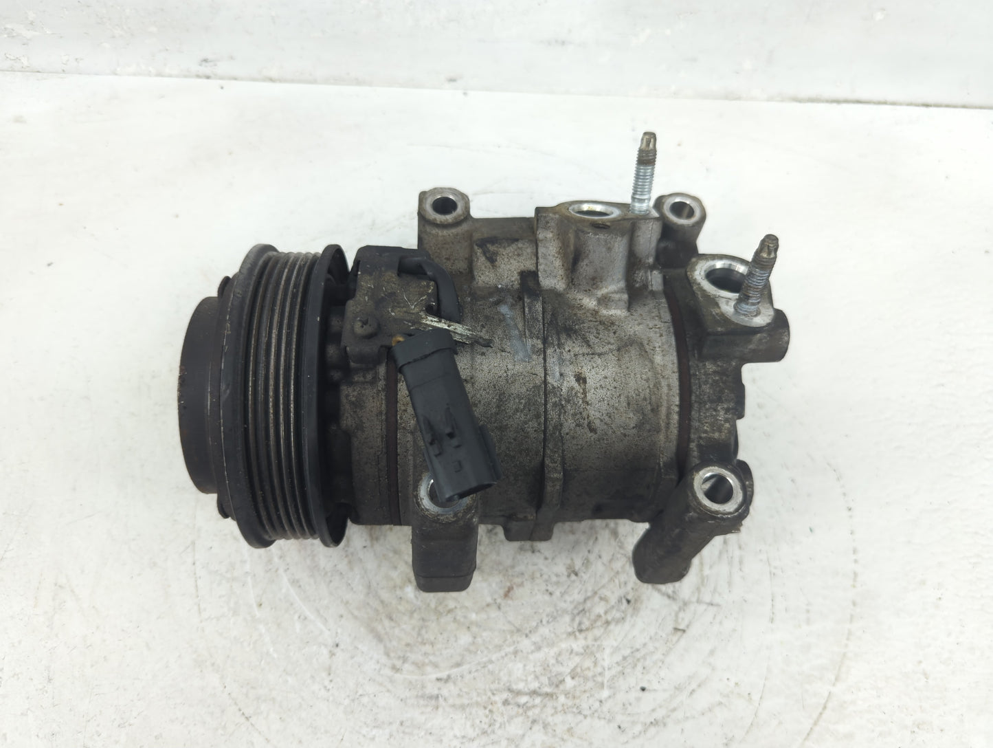 2011-2016 Chrysler Town & Country Air Conditioning A/c Ac Compressor Oem - Oemusedautoparts1.com