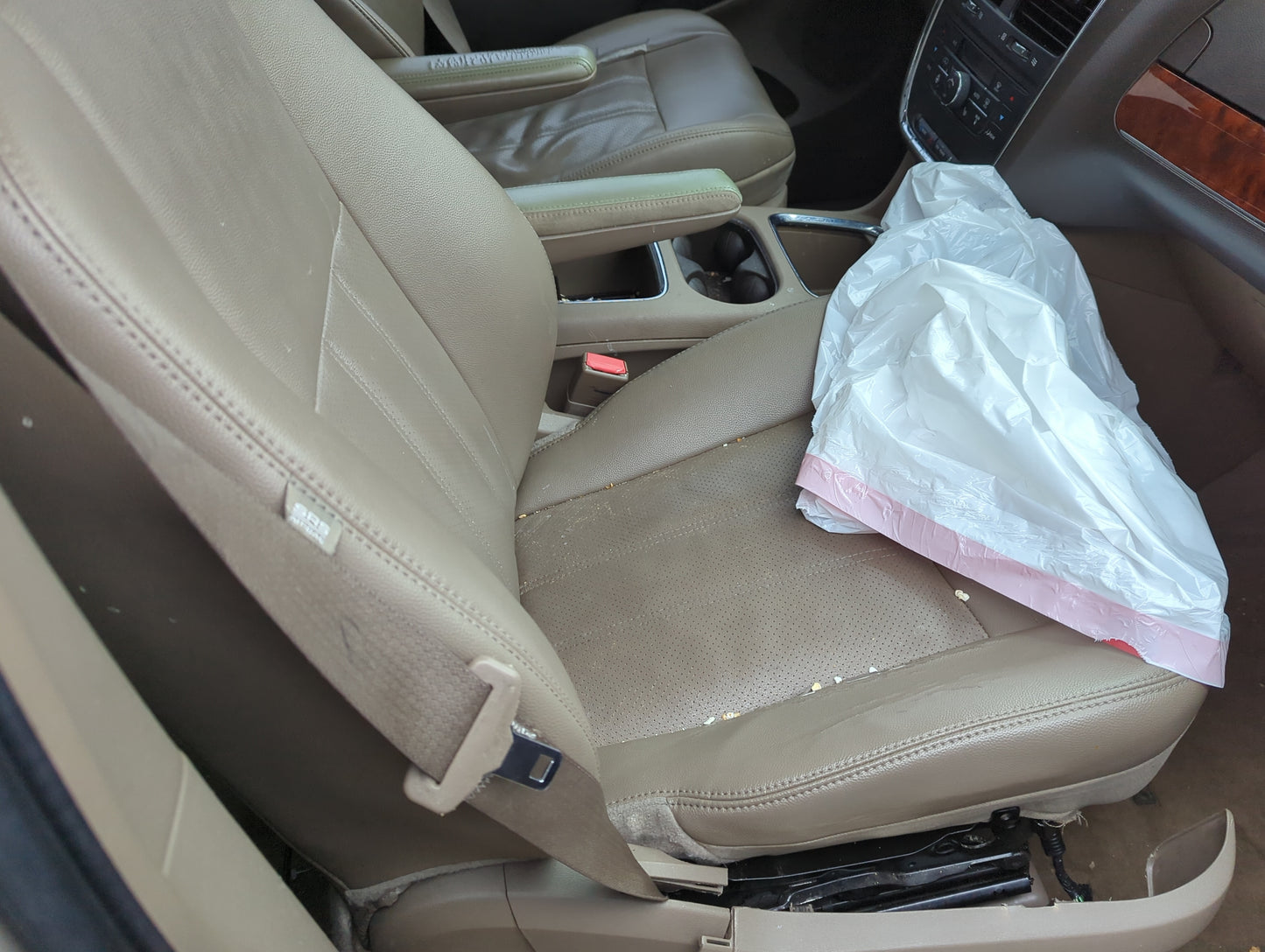 2011-2016 Chrysler Town & Country Passenger Front Seat Oem - Oemusedautoparts1.com