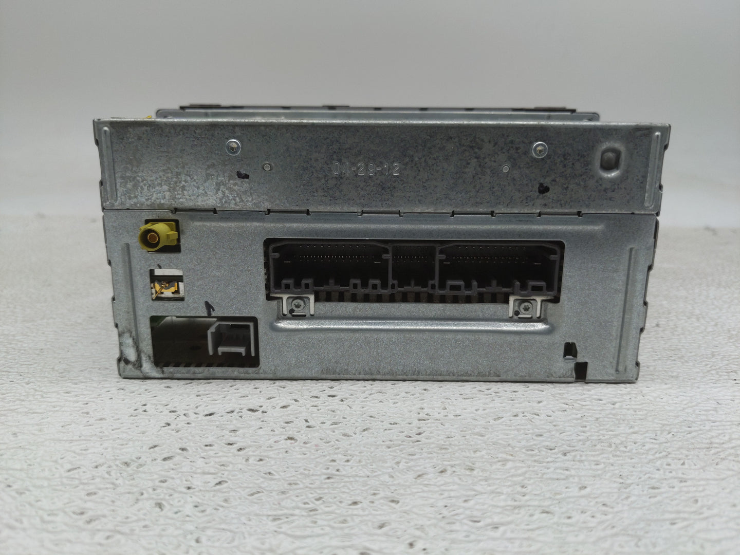 2012 Chrysler Town & Country Radio AM FM Cd Player Receiver Replacement P/N:P05091209AE Fits OEM Used Auto Parts - Oemusedau