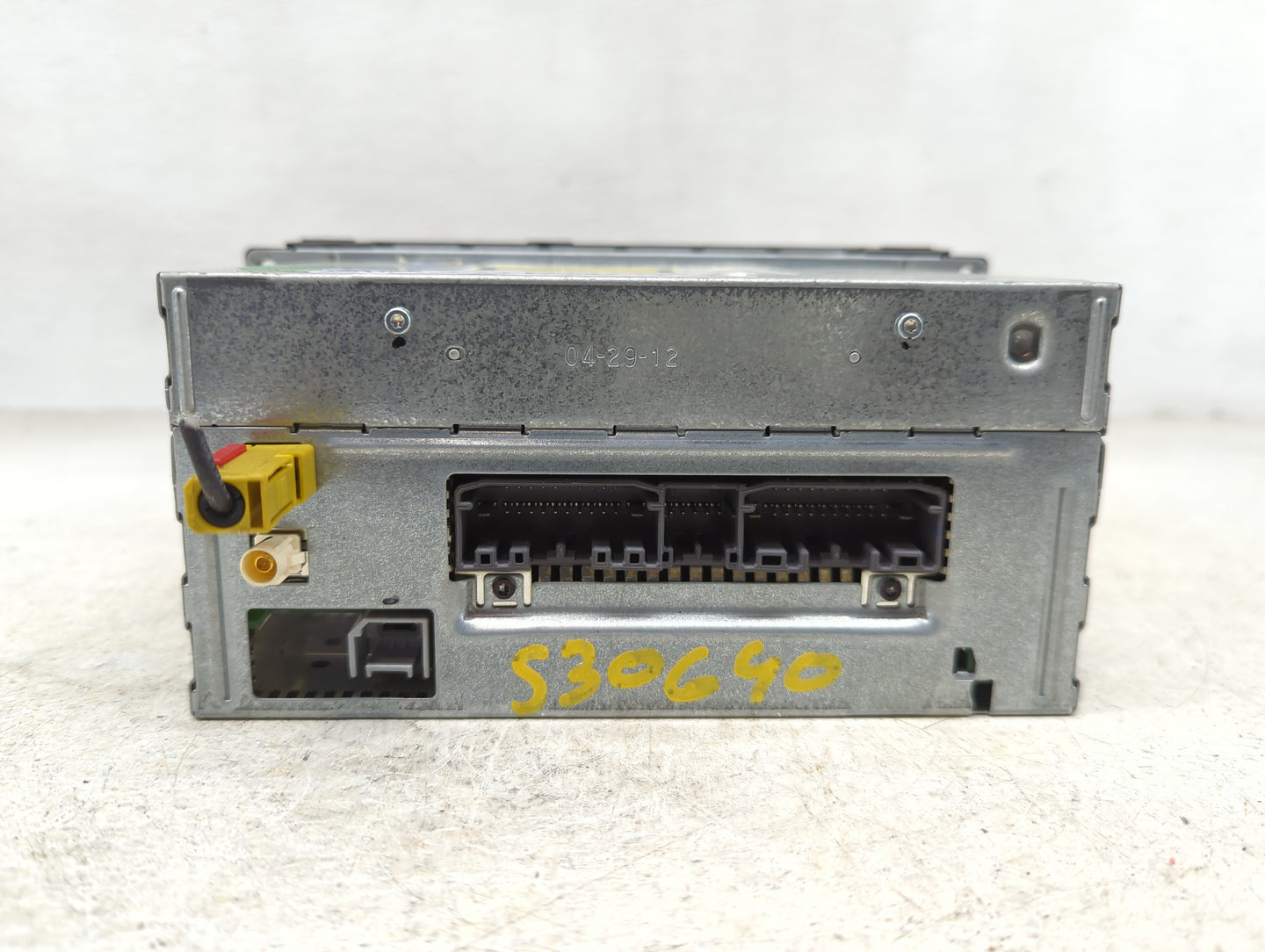 2012 Chrysler Town & Country Radio AM FM Cd Player Receiver Replacement P/N:P05091209AE Fits OEM Used Auto Parts - Oemusedau