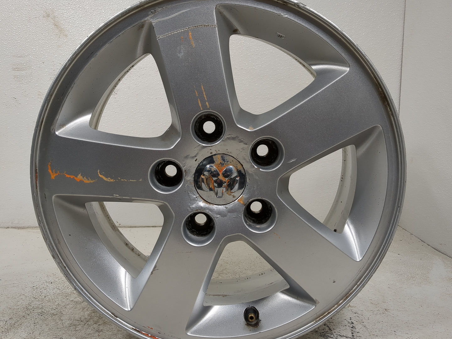 2012 Chrysler Town & Country Oem Wheel Rim 1409779 - Oemusedautoparts1.com
