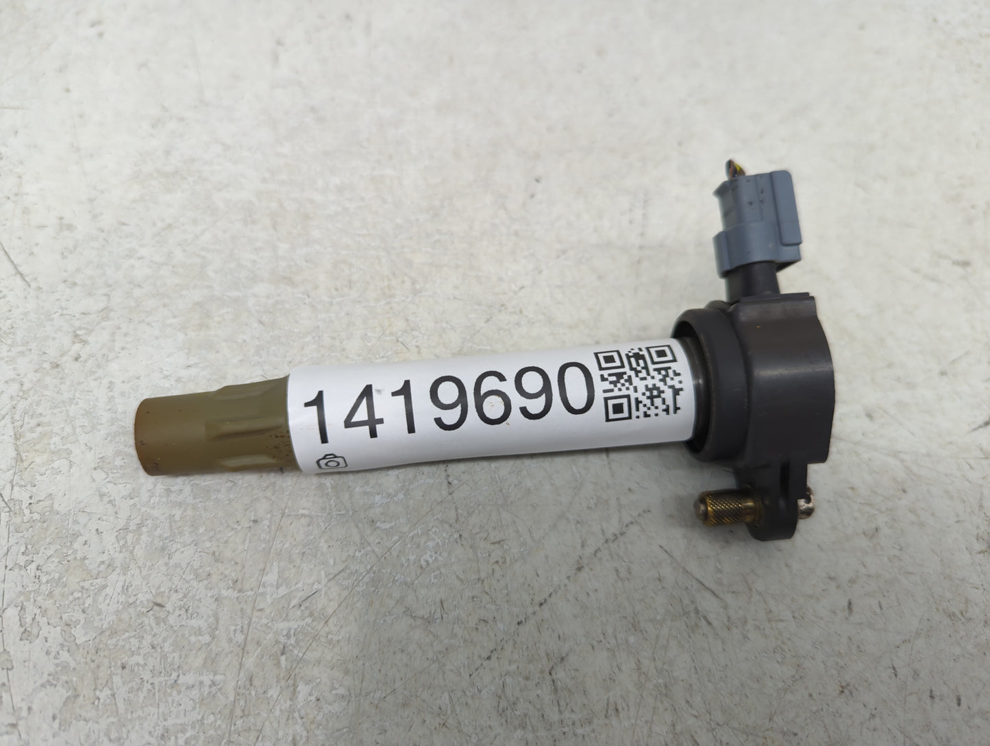 2012 Chrysler Town & Country Ignition Coil Igniter Pack - Oemusedautoparts1.com