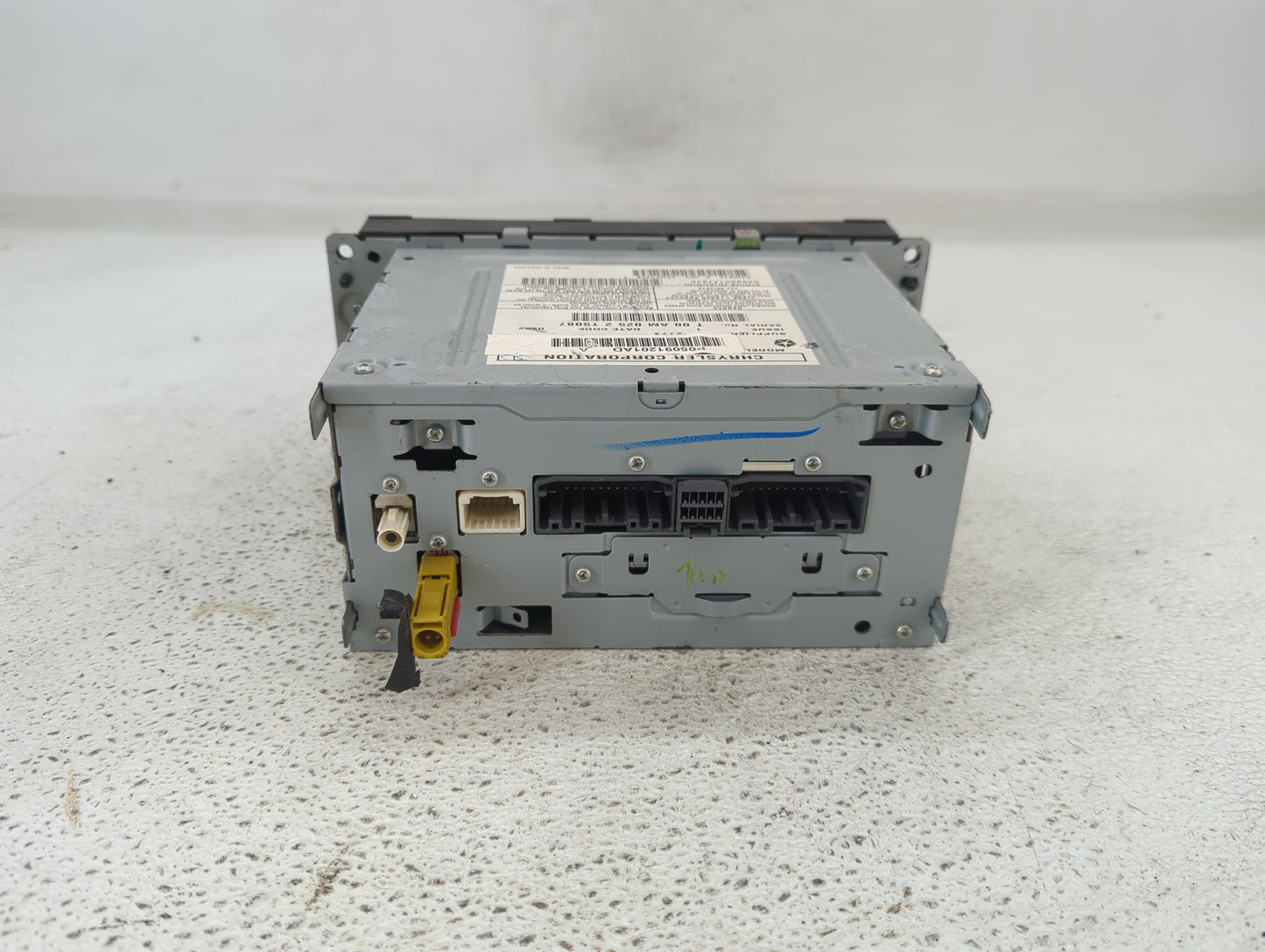2012-2016 Chrysler Town & Country Radio AM FM Cd Player Receiver Replacement P/N:P05091201AD Fits OEM Used Auto Parts - Oemu