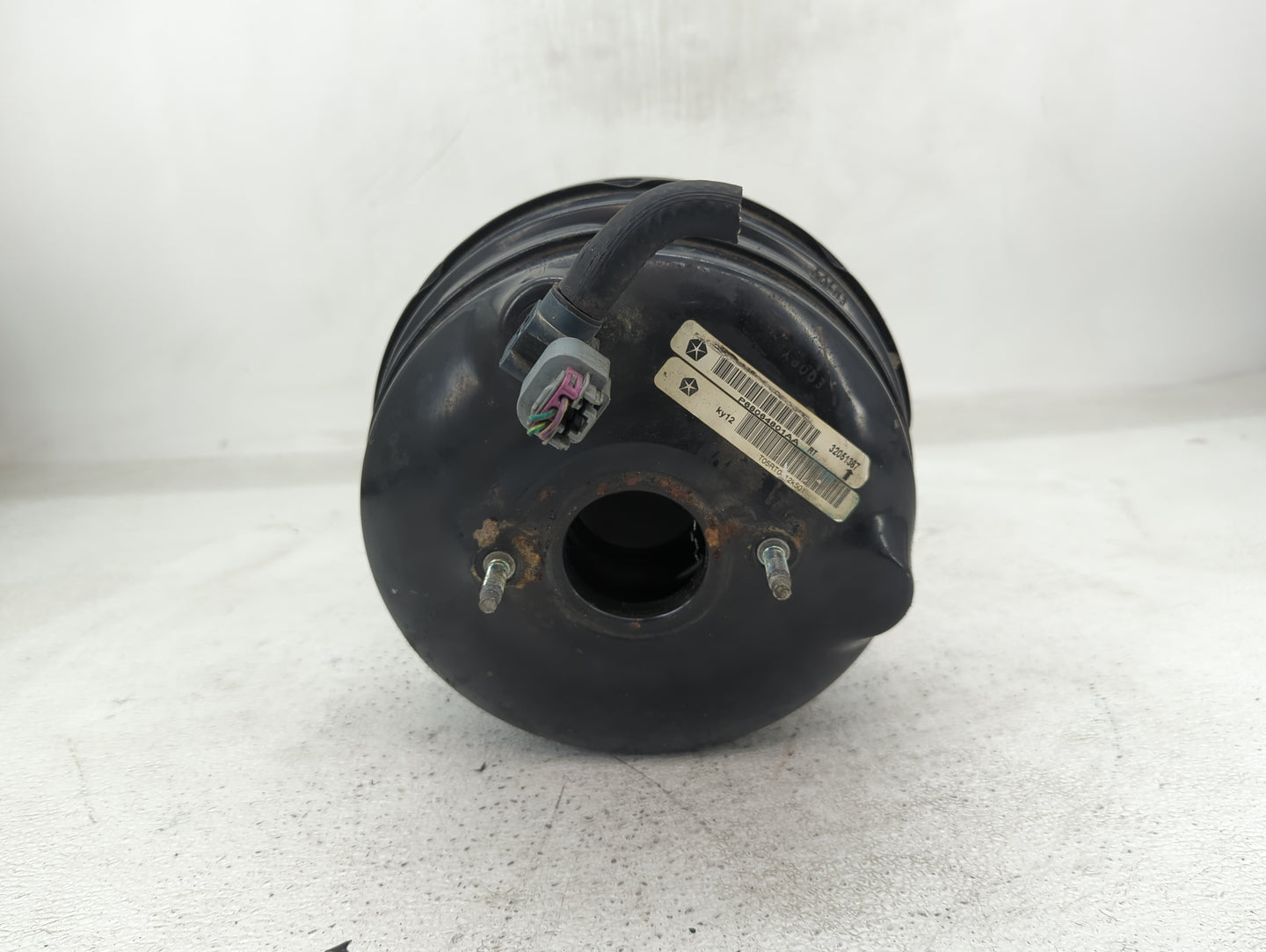 2012 Chrysler Town & Country Power Brake Booster Oem - Oemusedautoparts1.com
