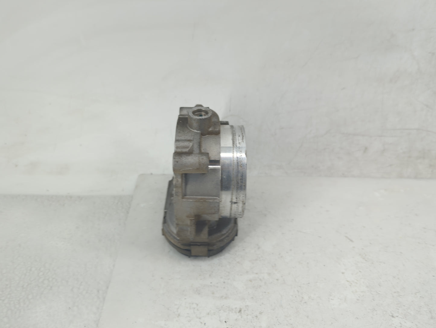 2011-2016 Chrysler Town & Country Throttle Body P/N:05184349AC Fits OEM Used Auto Parts - Oemusedautoparts1.com