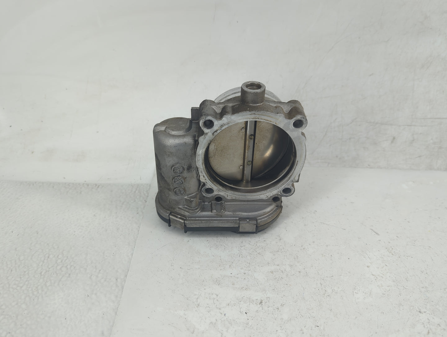 2011-2016 Chrysler Town & Country Throttle Body P/N:05184349AC Fits OEM Used Auto Parts - Oemusedautoparts1.com