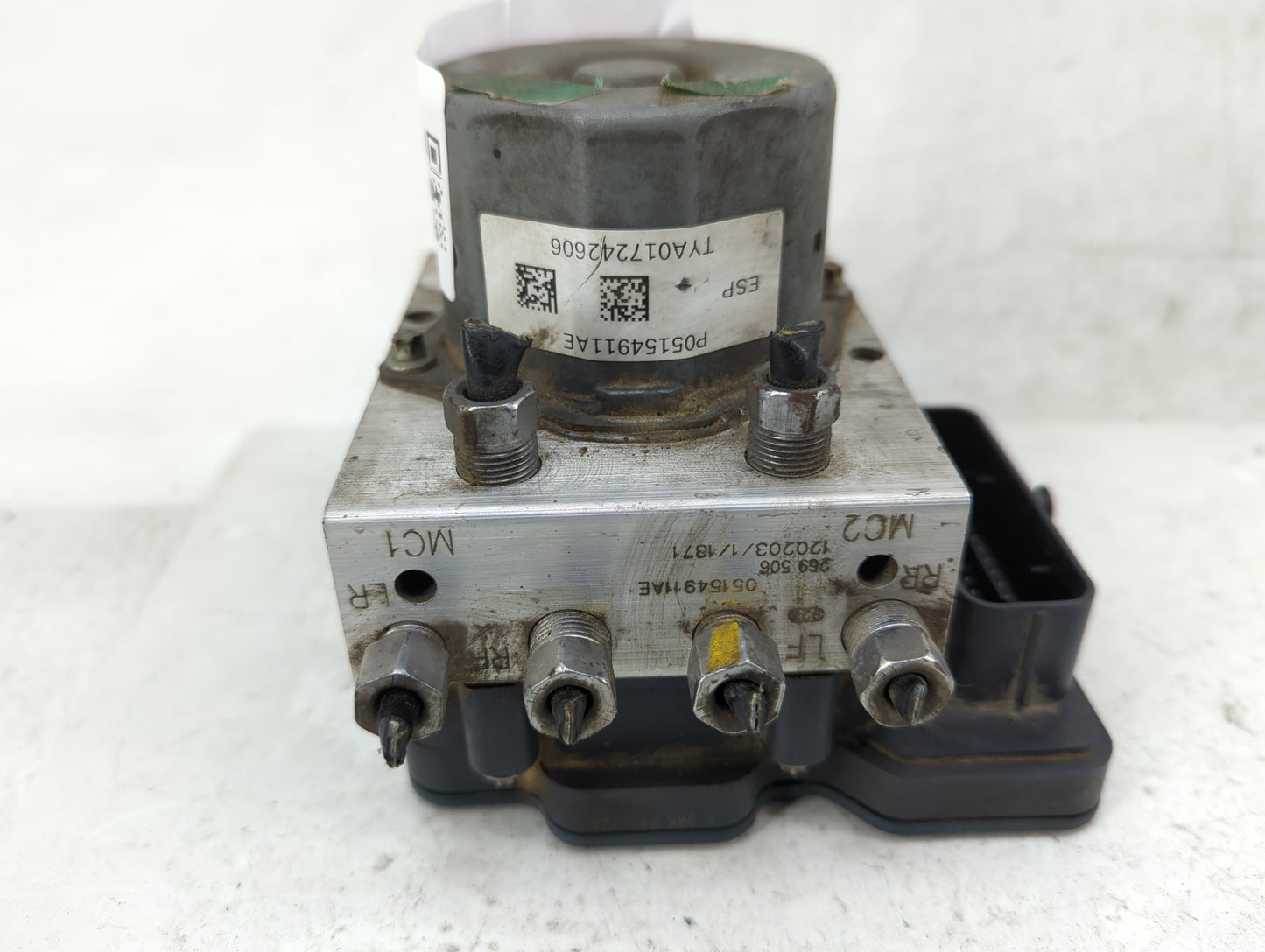 2011-2016 Chrysler Town & Country Throttle Body P/N:P05154911AE Fits OEM Used Auto Parts - Oemusedautoparts1.com
