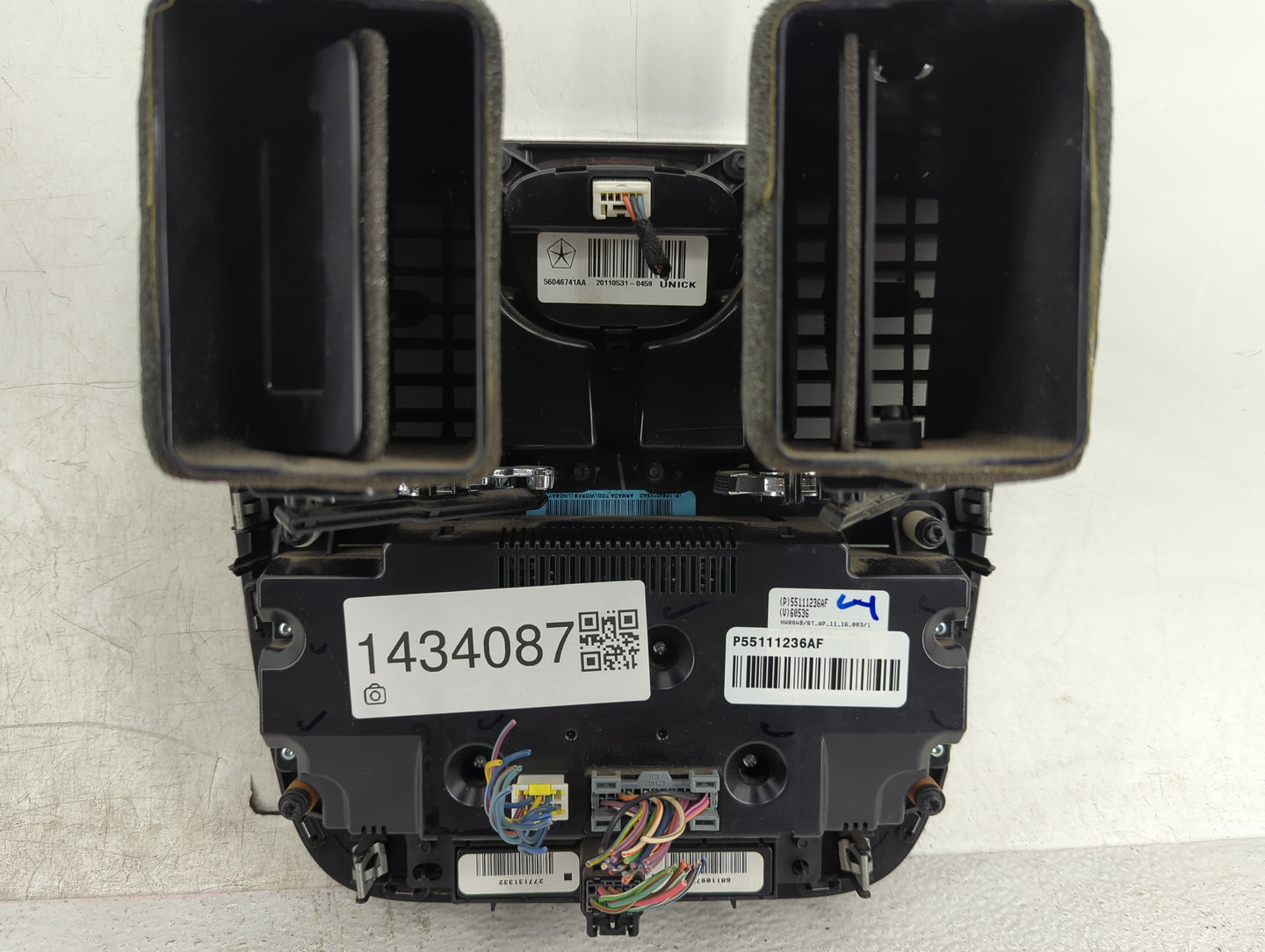 2011-2016 Chrysler Town & Country Climate Control Module Temperature AC/Heater Replacement P/N:P55111236AF 55111236AF Fits O