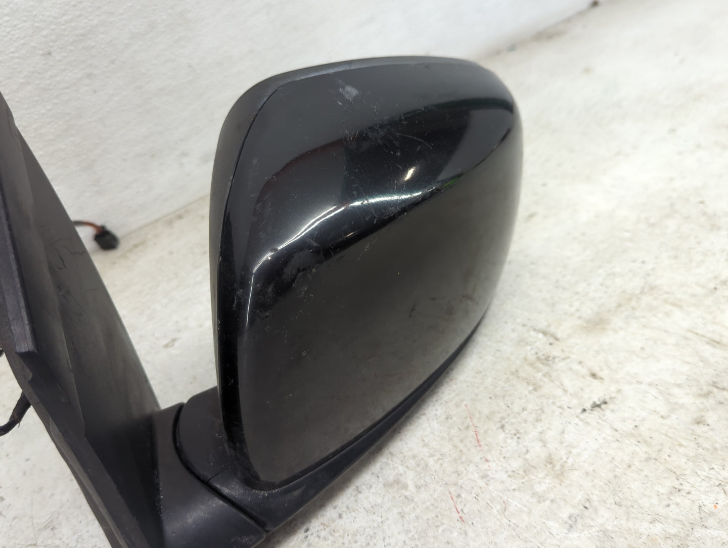 2011-2016 Chrysler Town & Country Driver Side View Mirror - Left Door Mirror OEM Used - Oemusedautoparts1.com