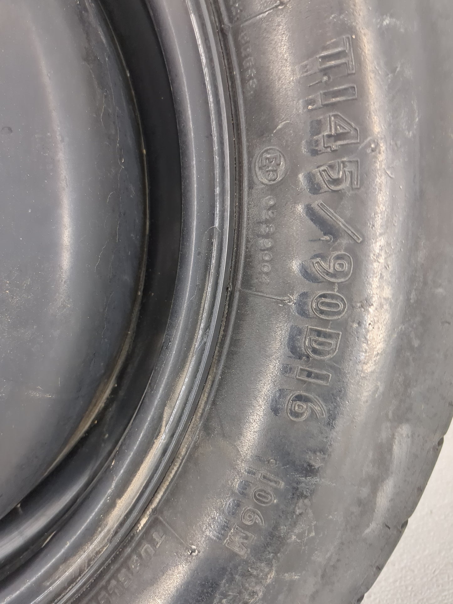 2012 Chrysler Town & Country Spare Donut Tire Wheel Rim Oem - Oemusedautoparts1.com