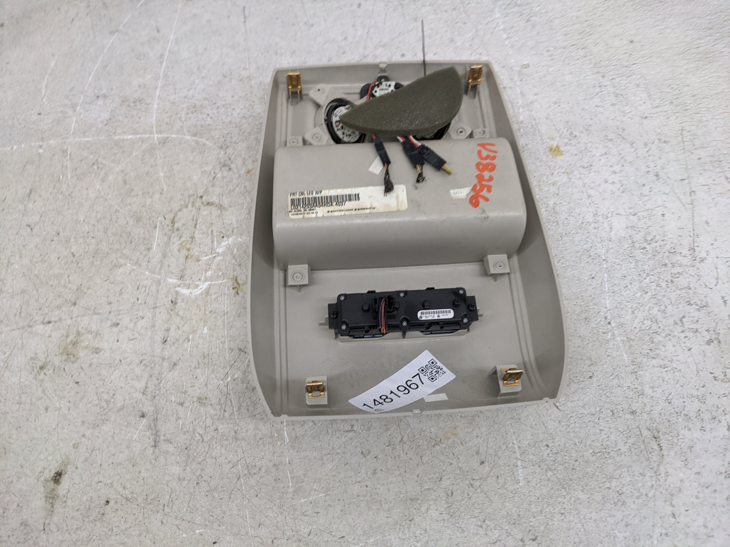 2012 Chrysler Town & Country Overhead Roof Console Beige - Oemusedautoparts1.com