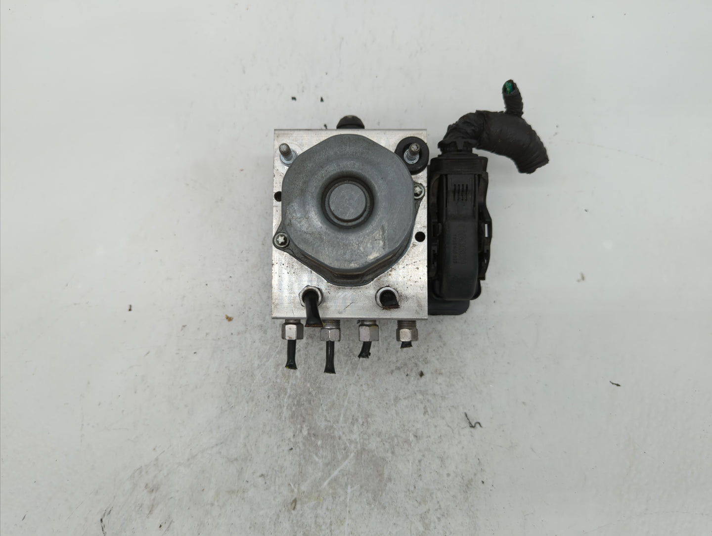 2012 Chrysler Town & Country ABS Pump Control Module Replacement P/N:P05154911AE P05154911AG Fits OEM Used Auto Parts - Oemu