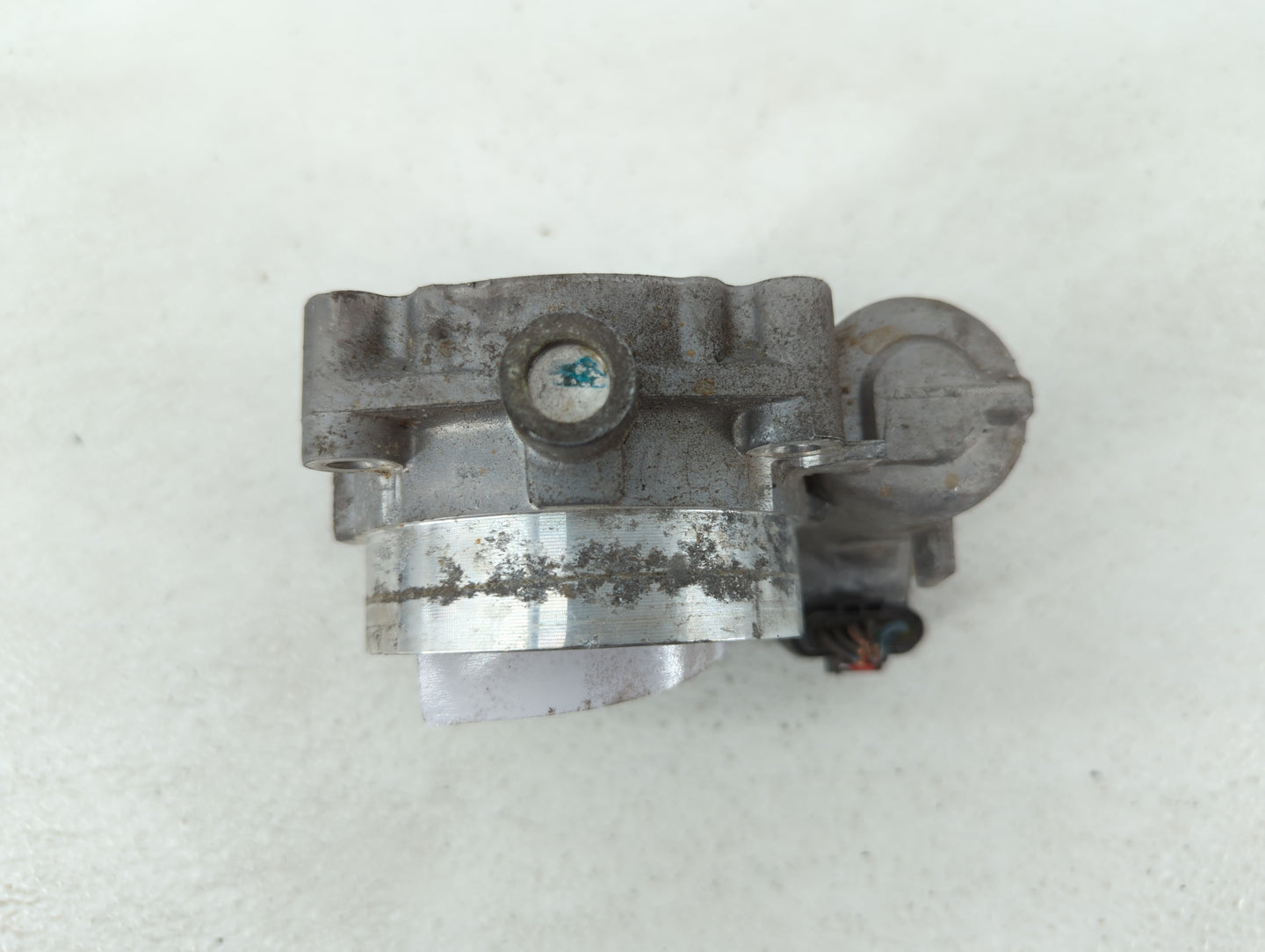 2011-2016 Chrysler Town & Country Throttle Body P/N:05184349AE 05184349AD Fits OEM Used Auto Parts - Oemusedautoparts1.com