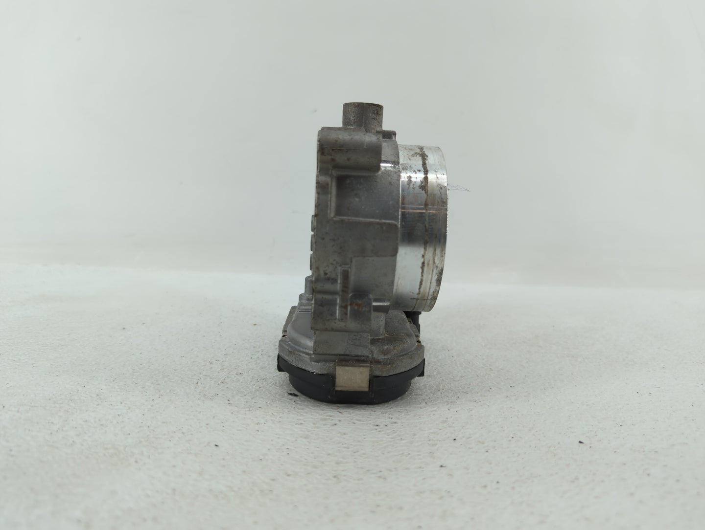 2011-2016 Chrysler Town & Country Throttle Body P/N:05184349AE 05184349AD Fits OEM Used Auto Parts - Oemusedautoparts1.com