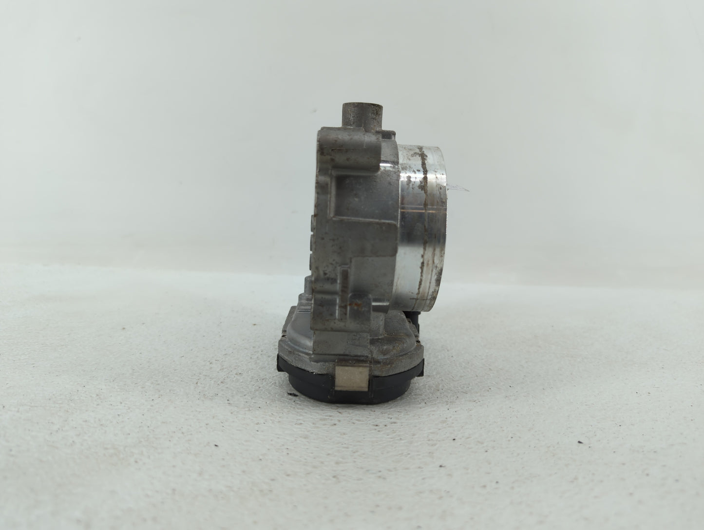 2011-2016 Chrysler Town & Country Throttle Body P/N:05184349AE 05184349AD Fits OEM Used Auto Parts - Oemusedautoparts1.com