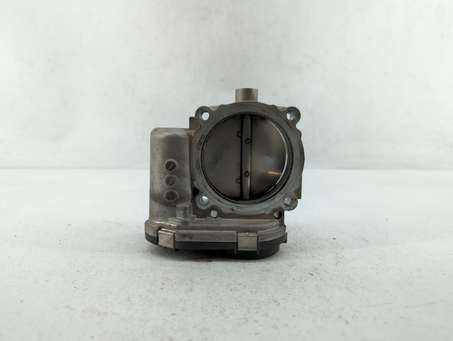 2011-2016 Chrysler Town & Country Throttle Body P/N:05184349AC Fits OEM Used Auto Parts - Oemusedautoparts1.com