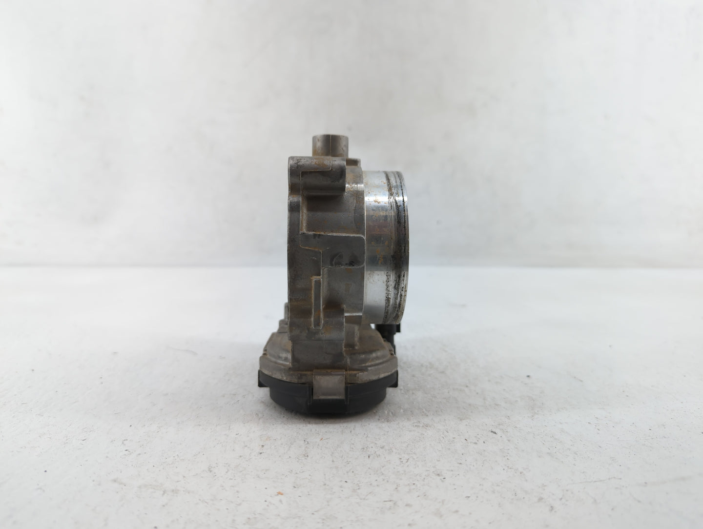 2011-2016 Chrysler Town & Country Throttle Body P/N:05184349AC Fits OEM Used Auto Parts - Oemusedautoparts1.com