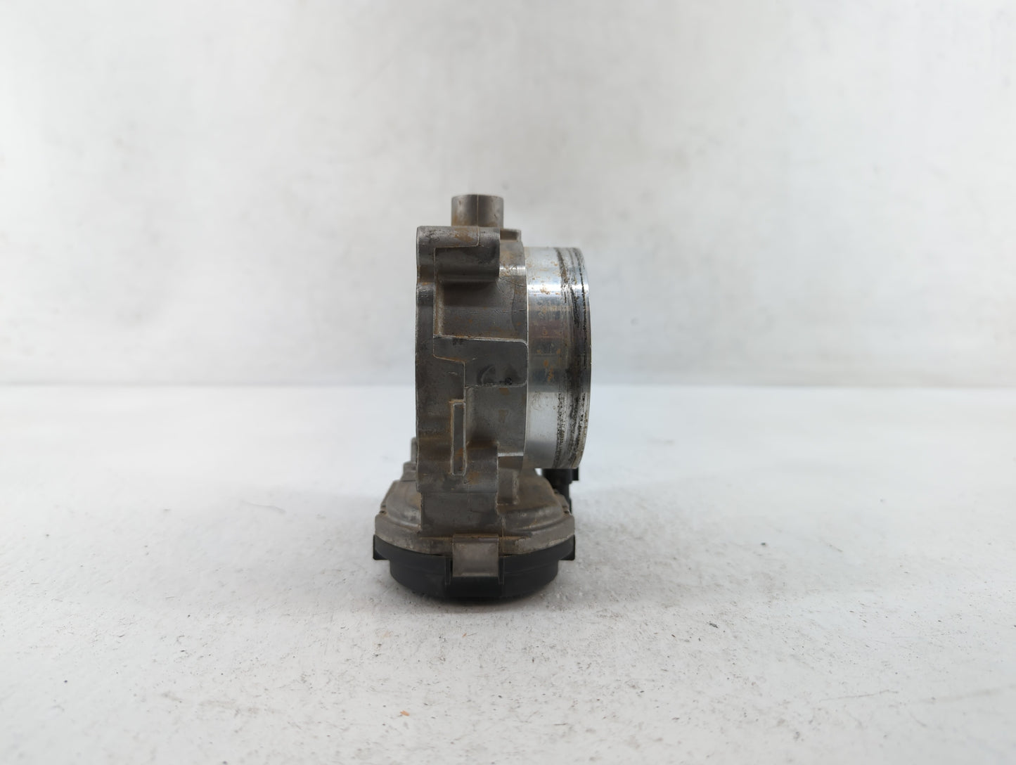 2011-2016 Chrysler Town & Country Throttle Body P/N:05184349AC Fits OEM Used Auto Parts - Oemusedautoparts1.com